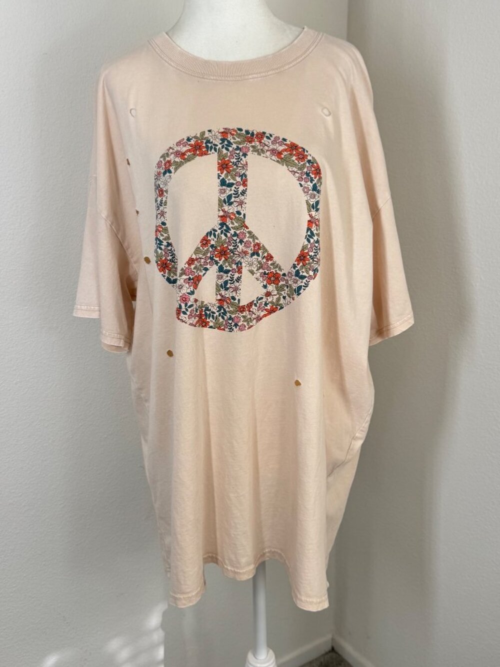 Easel Peace Sign T Shirt Oversized Sz S Distressed Style Cream Floral Graphic